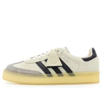 Adidas X Ronnie Fieg X Clarks 8Th Street Samba „Kithmas – White Black“